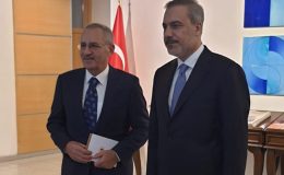 ‘Terör şebekelerini vuruyor, casus servislerini yakalıyoruz’